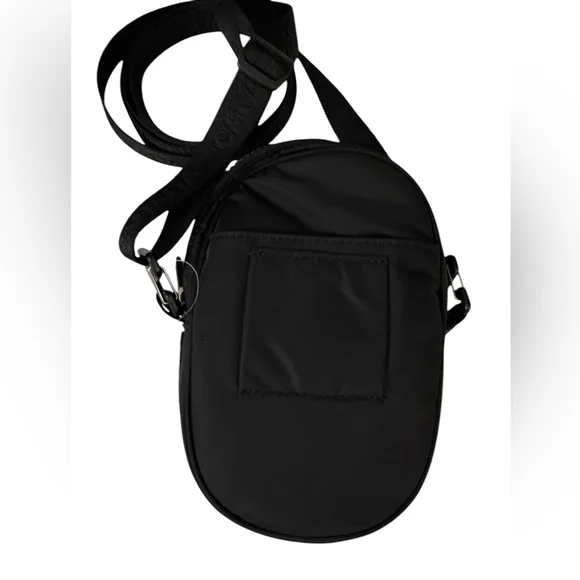 Lululemon Future Legacy Crossbody Bag Black NWT Team Canada - Picture 4 of 10